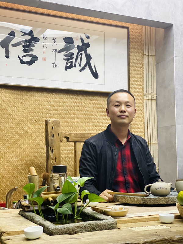 博仕门窗贵州遵义专卖店黄坤：与优秀的企业同行