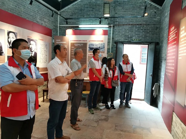 伊百丽全屋定制党支部重走佛山红色地标，感悟革命情怀