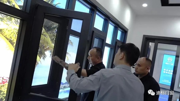 安义县县委常委黄剑魁一行领导莅临迪标门窗走访调研