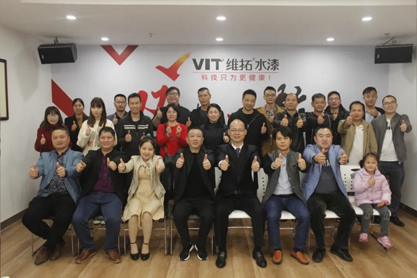 维拓水漆桂林加盟商吴建国：携手维拓水漆 共创财富商机