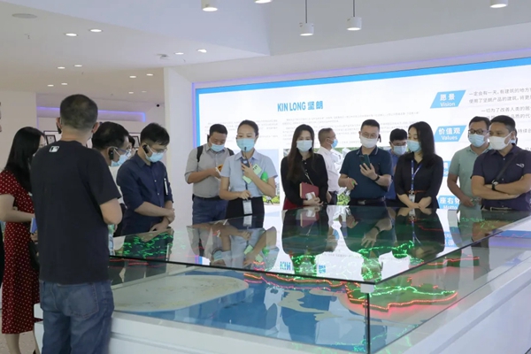 媒企联动·共谋发展--20多家主流媒体走进坚朗五金 媒企联动·共谋发展--20多家主流媒体走进坚朗五金