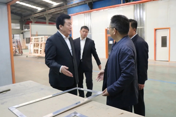 邹平市委书记皮台田来山东卡夫斯门窗有限公司调研指导