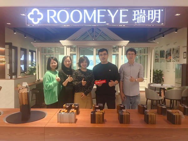 慧亚考察团走进瑞明柚木窗 你想要的门窗加盟信息都在这！