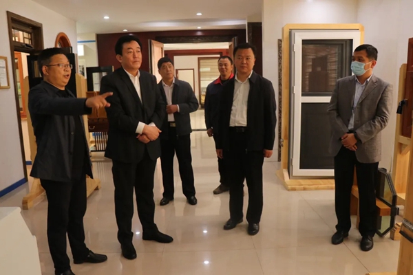 邹平市委书记皮台田来山东卡夫斯门窗有限公司调研指导