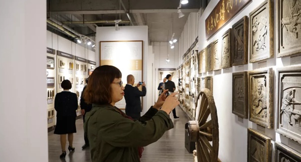 玛格全屋定制迎来南洋迪克家居一嘉宾参观交流