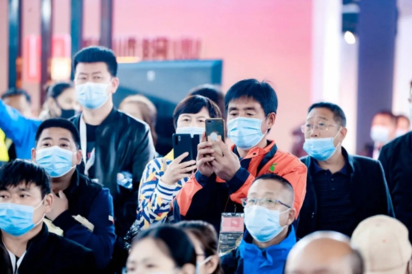米兰之窗惊艳亮相FBC博览会 门窗安装演示燃爆全场