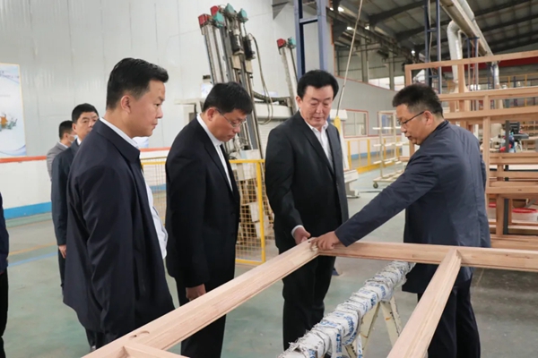 邹平市委书记皮台田来山东卡夫斯门窗有限公司调研指导