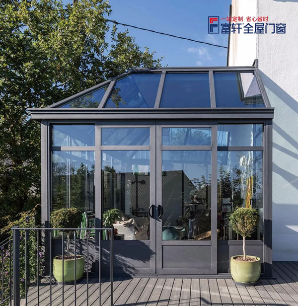 富轩全屋门窗:现代铝合金门窗玻璃的来头,你知多少? 富轩全屋门窗:现代铝合金门窗玻璃的来头,你知多少?