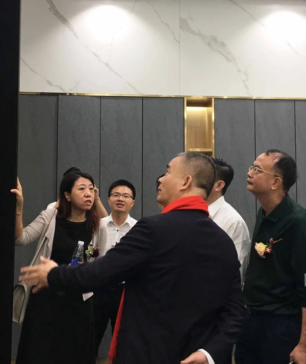伊仕利家居携手广东中岩进军岩板产品研发