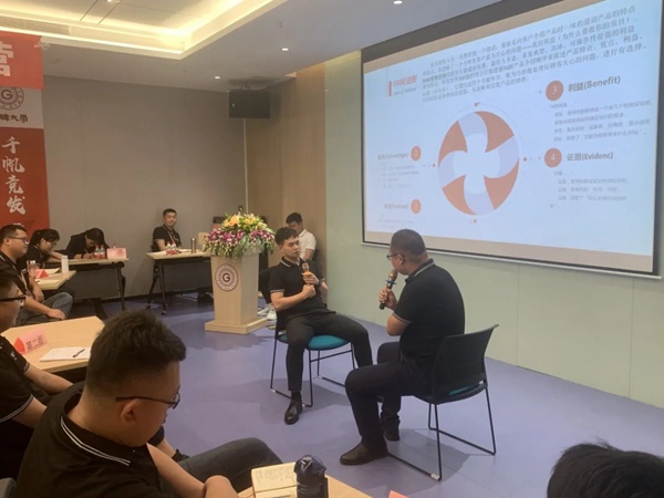 金牌橱柜最强招商经理特训，我们要更快更多更好