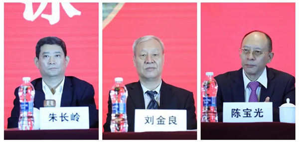 展辰新材当选中国家具协会第七届理事会“副理事长单位” 展辰新材当选中国家具协会第七届理事会“副理事长单位”