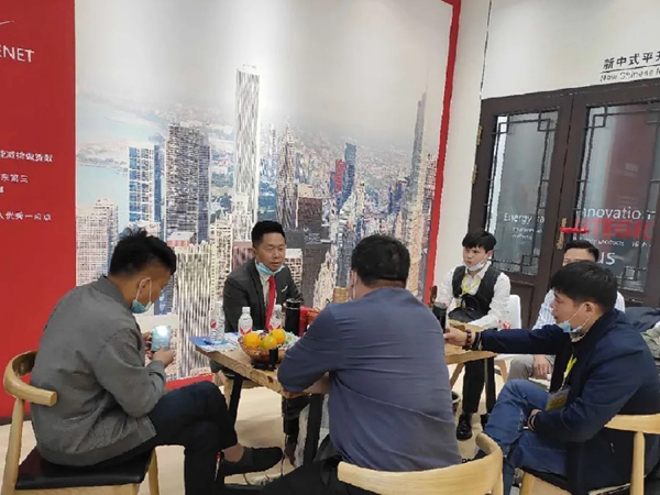 乔居门窗携多款产品参加第十一届中国（临朐）家居门窗博览会