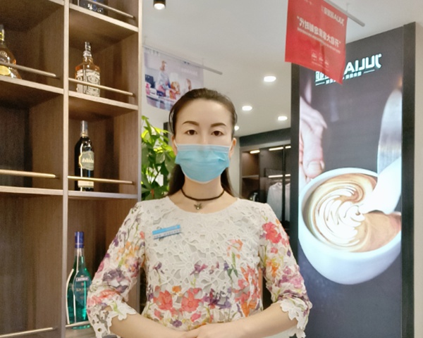 居里亚郫县经销商张晓琴：背靠好品牌，底气更足，信心更强！