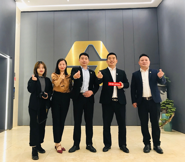 慧亚考察团（区域）走访丨萨洛凯门窗向泽亮：不断创新 为经销商赋能