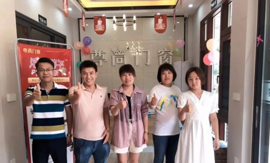 彻底解放消费者双手，这家品牌成为了尝螃蟹的人
