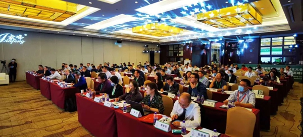 “木材涂料与涂装国家创新联盟成立大会”暨“首届中国木质制品涂料与涂装产业高峰论坛”隆重召开