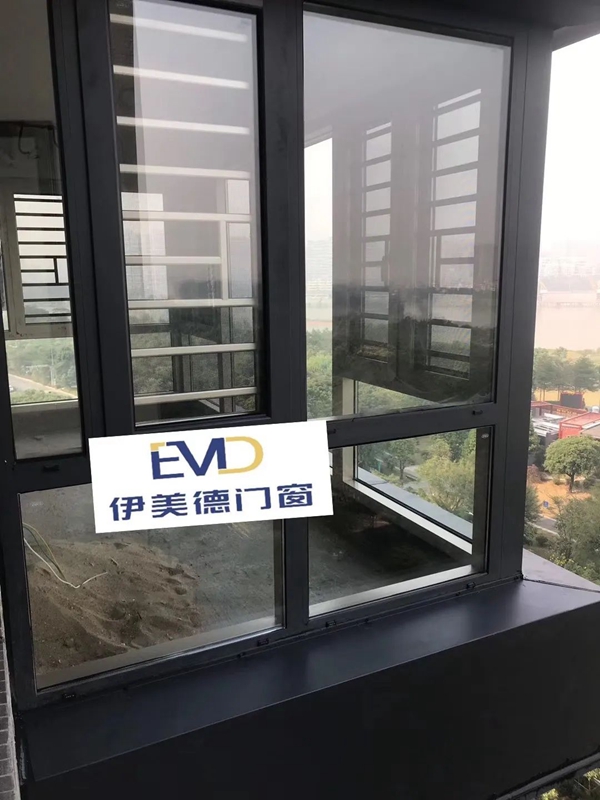 伊美德门窗|阳台敞开 防坠安全真的不容忽视! 伊美德门窗|阳台敞开 防坠安全真的不容忽视!