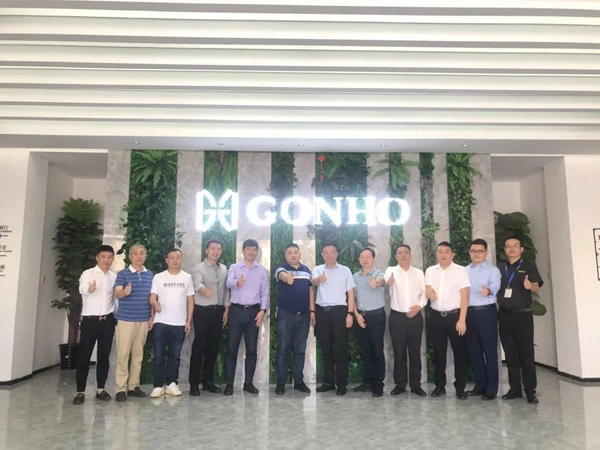 冠豪门窗迎接江西南昌安义县领导莅临总部参观考察