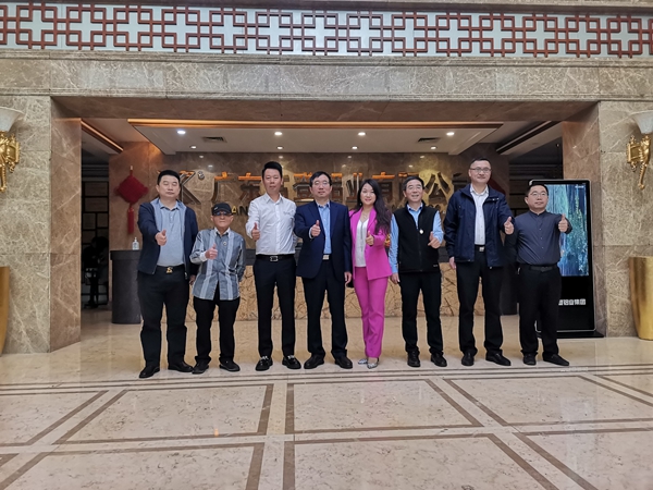 高登系统门窗技术研究院揭牌暨高登技术专家顾问研讨会圆满举行 高登系统门窗技术研究院揭牌暨高登技术专家顾问研讨会圆满举行