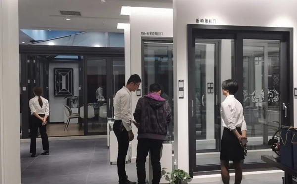 罗兰德式门窗＆南晨装饰强强联手，夜宴完美结束！