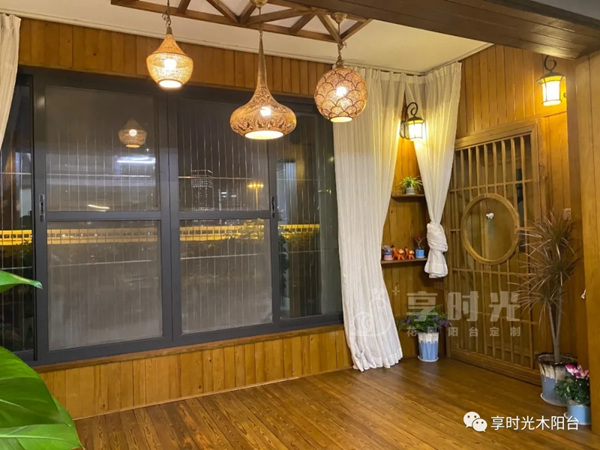 享时光花园阳台定制：阳台变成茶室，她感受到了真正的舒适