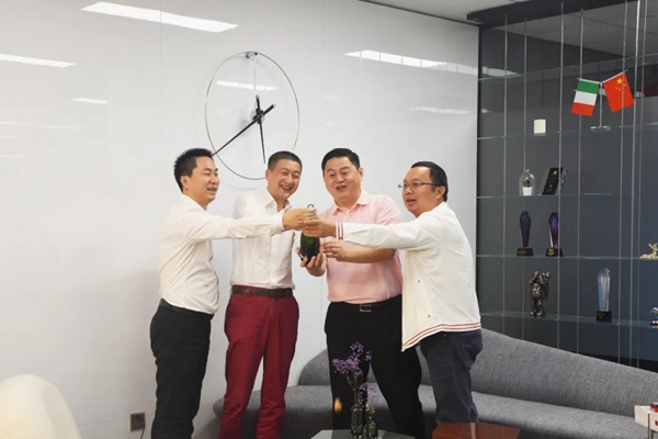 NACOOC羊城中心:宴聚群贤 见证风华盛启 NACOOC羊城中心:宴聚群贤 见证风华盛启