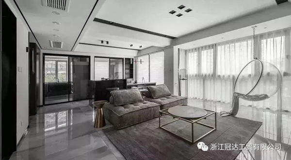 冠成安全门轻奢有度 让你爱上冠成造 冠成安全门轻奢有度 让你爱上冠成造