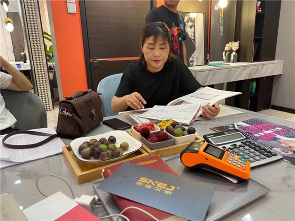 思诺尔家木门：专访华东大区江苏省经销商程小伟