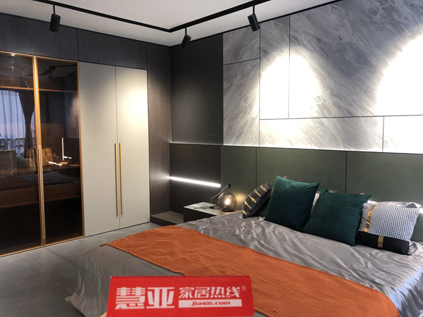 简钻全屋定制营销总监邱有成:灵活经营,服务至上