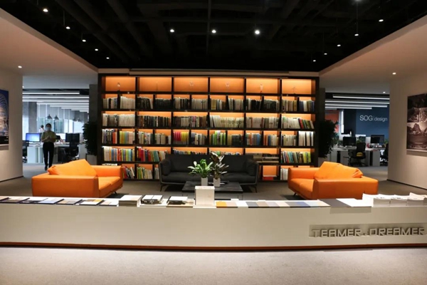 天湘板业参与湛江设计力量《设计公司品牌定位》公益大讲堂活动