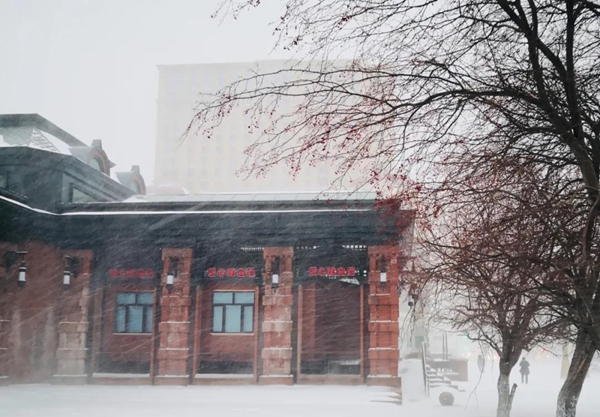 森鹰铝包木门窗:暴雪中的世界最大被动式工厂 森鹰铝包木门窗:暴雪中的世界最大被动式工厂