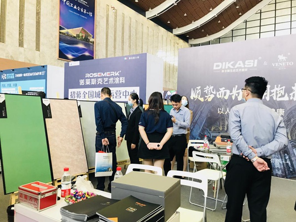 帝卡斯营销总监黎镜彬：专业管理，发展双品牌