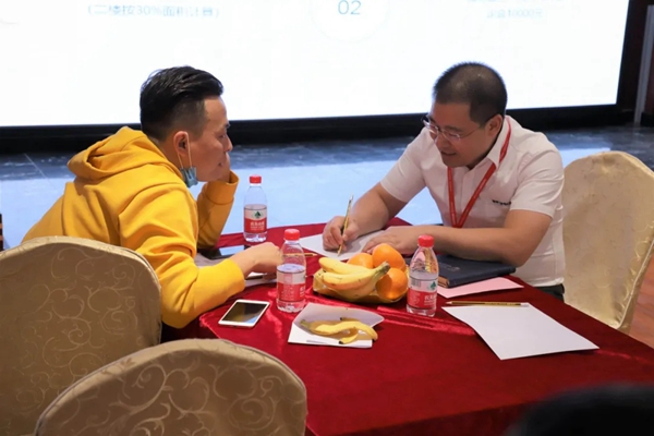 新标第六季招商峰会圆满收官