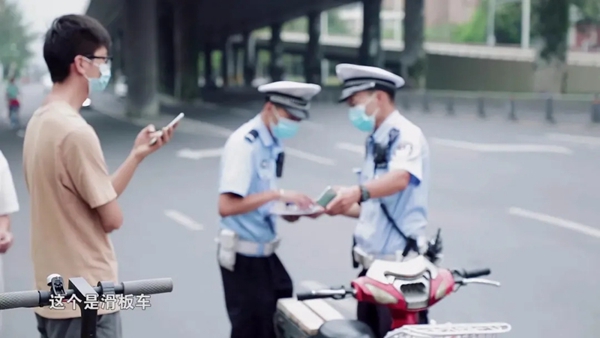沃伦门窗助力《秘密大改造》,为“钉子交警”打造温馨居所