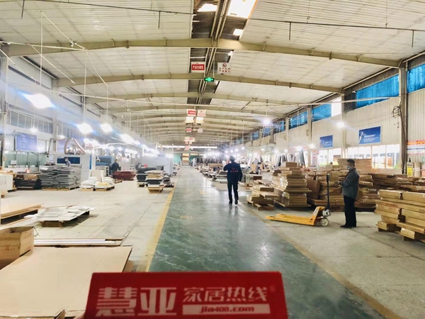区域考察|卡诺尼全屋定制:18mm背板专一定制