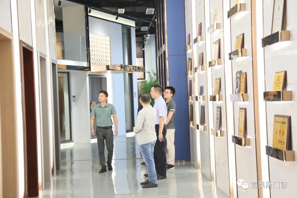 坚朗集团高层到访富奥斯总部参观交流