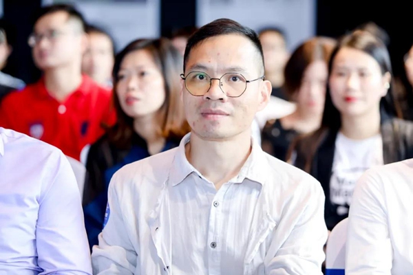 天湘板业参与湛江设计力量《设计公司品牌定位》公益大讲堂活动