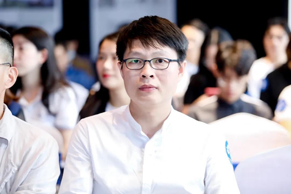 天湘板业参与湛江设计力量《设计公司品牌定位》公益大讲堂活动