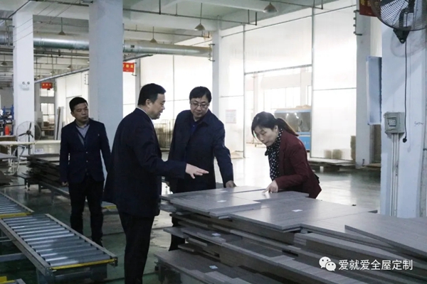 肥东县委常委、肥东经开区党工委第一书记赵庆一莅临爱就爱集团参观指导