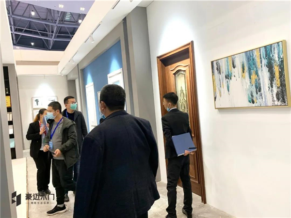 豪迈木门惊艳亮相重庆国际家居定制展 实力C位全场瞩目