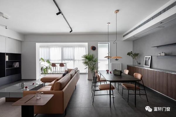 富轩全屋门窗:为什么横厅户型这么受欢迎? 富轩全屋门窗:为什么横厅户型这么受欢迎?