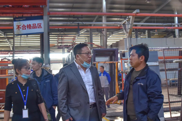 建材行业精益专家莅临TAOTAO安全门参观考察