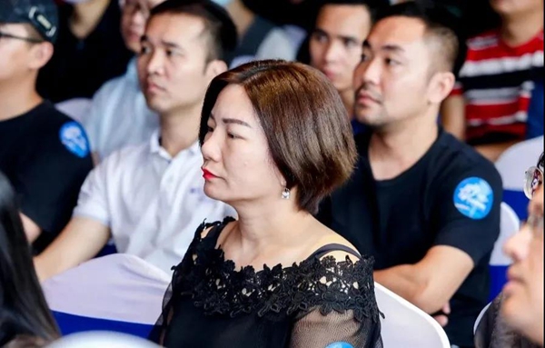 天湘板业参与湛江设计力量《设计公司品牌定位》公益大讲堂活动