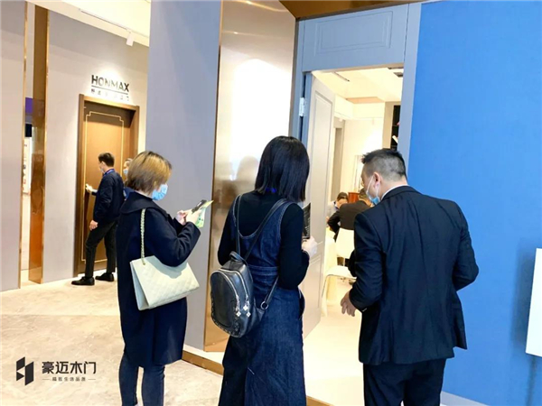 豪迈木门惊艳亮相重庆国际家居定制展 实力C位全场瞩目