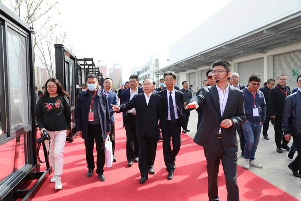 全省建筑企业高质量发展经验交流会代表团到罗普斯金门窗参观