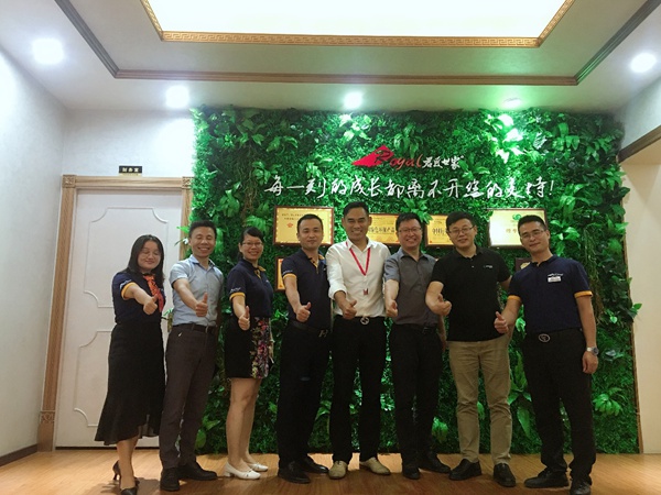 君匠世家涂料李柏明:直营是艺术涂料未来的模式
