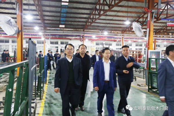 “青岛市即墨区建筑业协会工作例会” 在宏明泰门窗总部隆重举行！