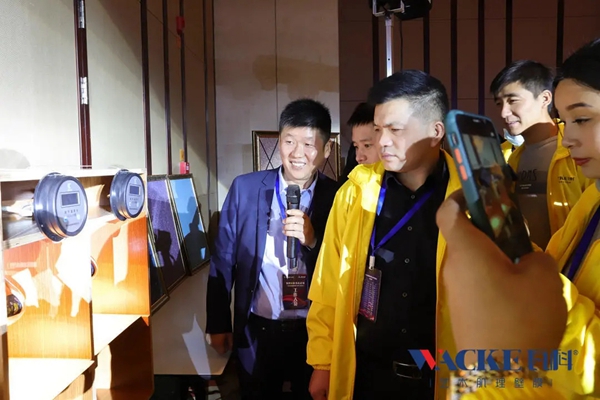 瓦科艺术肌理壁膜“乘风破浪 臻无止境”新品发布会