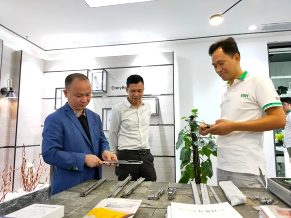 谋势,聚力,备战2021:威必驰与铿固门窗成功签订战略合作协议 谋势,聚力,备战2021:威必驰与铿固门窗成功签订战略合作协议