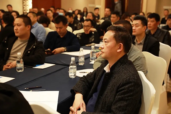 罗兰西尼2020年经销商沟通会【重庆站】顺利开展 罗兰西尼2020年经销商沟通会【重庆站】顺利开展